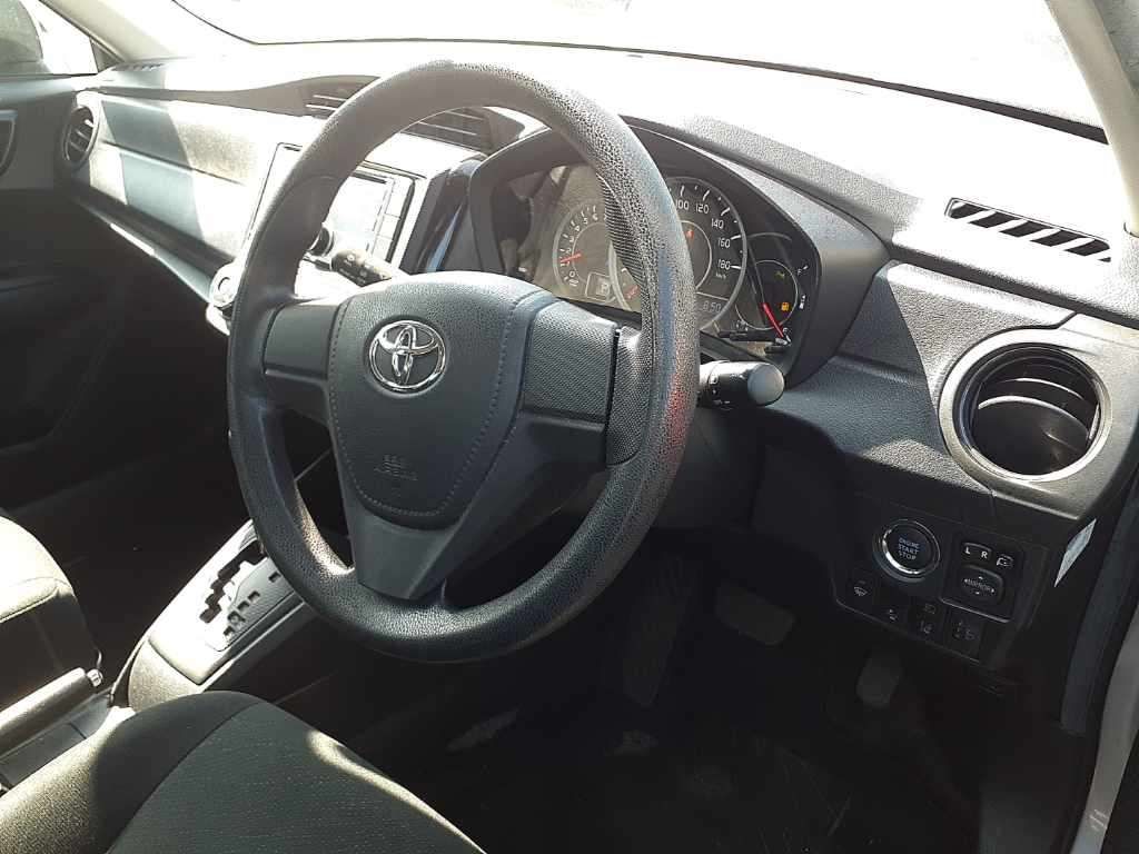 2021 Toyota Corolla Axio EX 4WD auction photo 7
