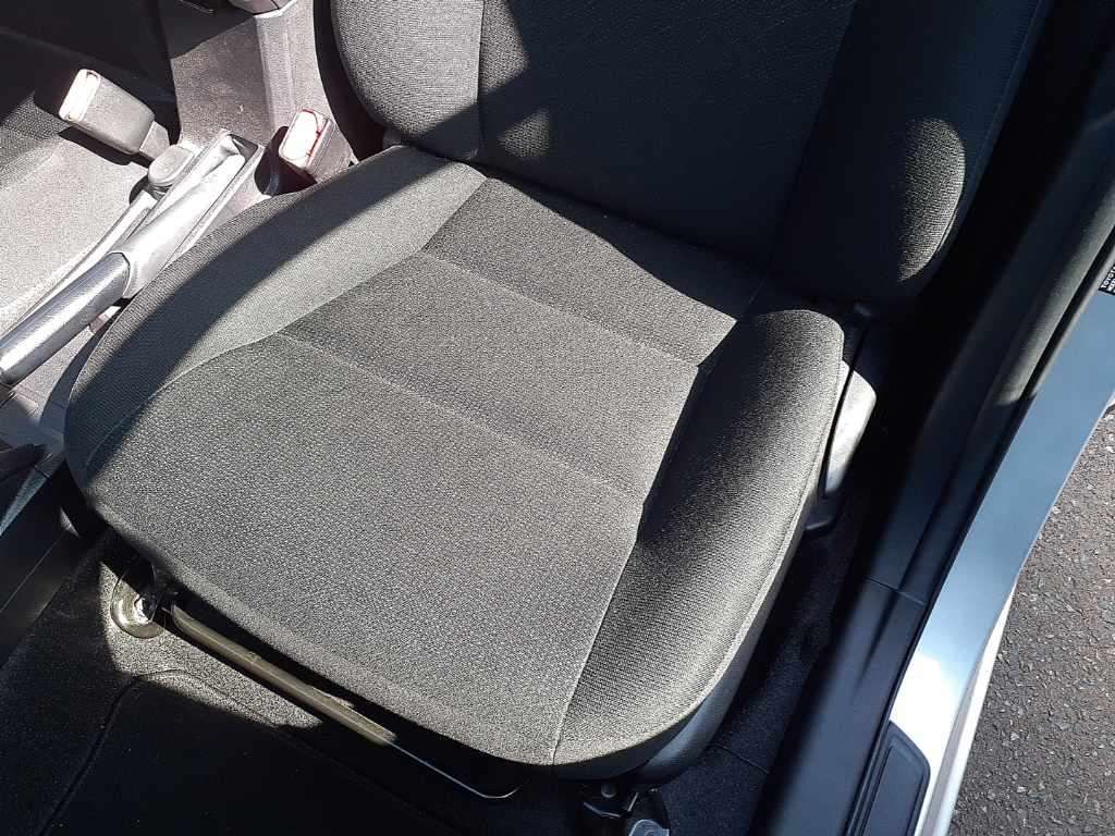 2021 Toyota Corolla Axio EX 4WD auction photo 11