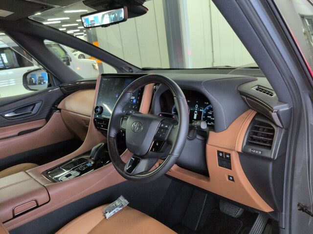 2025 Toyota Vellfire Z Premier auction photo 3