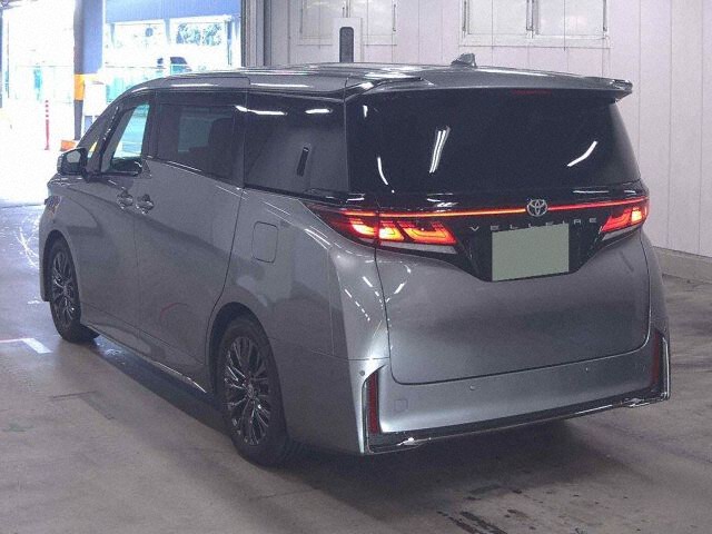2025 Toyota Vellfire Z Premier auction photo 2