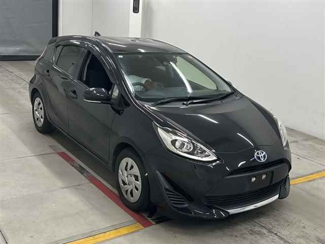 2021 Toyota Aqua S Japan auction vehicle