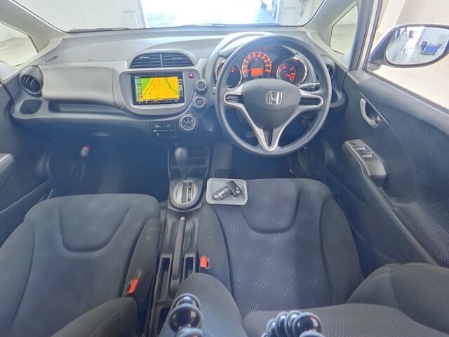 2012 Honda Fit G・10THアニバーサリ auction photo 3