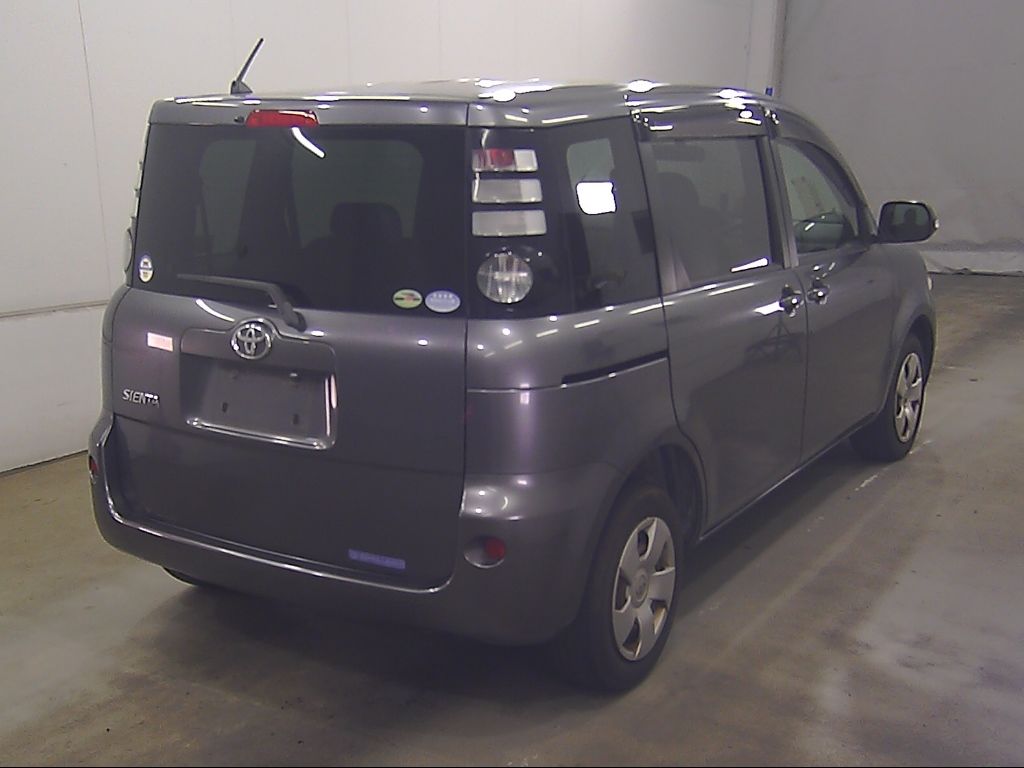 2008 Toyota Sienta X LTD auction photo 2