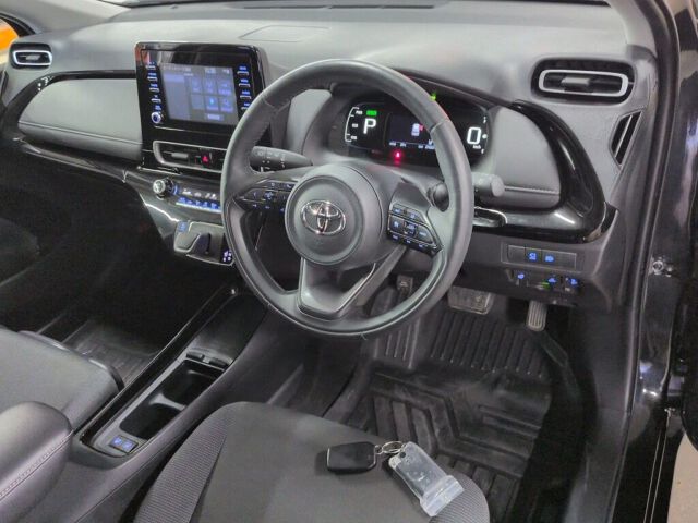 2025 Toyota Aqua G auction photo 3