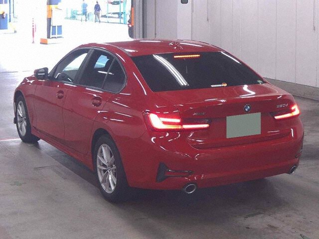 2019 BMW 3 Series 320D XDRIVスタン 4WD auction photo 2