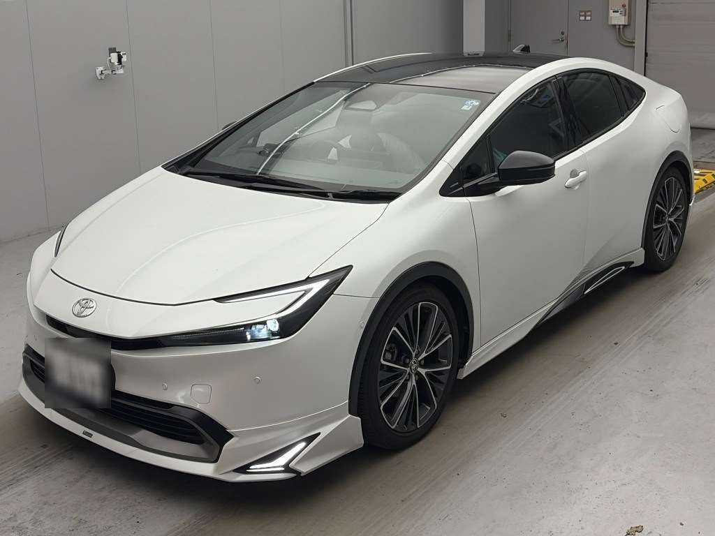 Japan Auction Vehicles 4 2023 Toyota Prius Z auction photo
