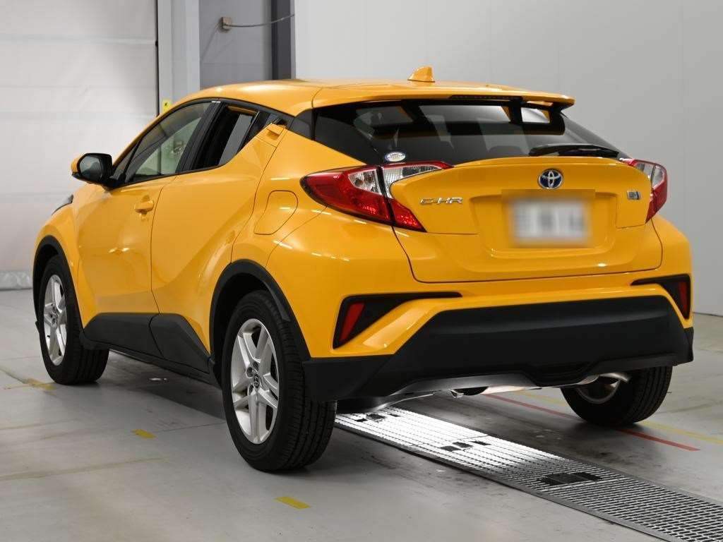 2022 Toyota C-HR S auction photo 6