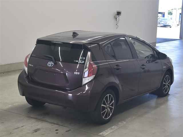 2016 Toyota Aqua G auction photo 5