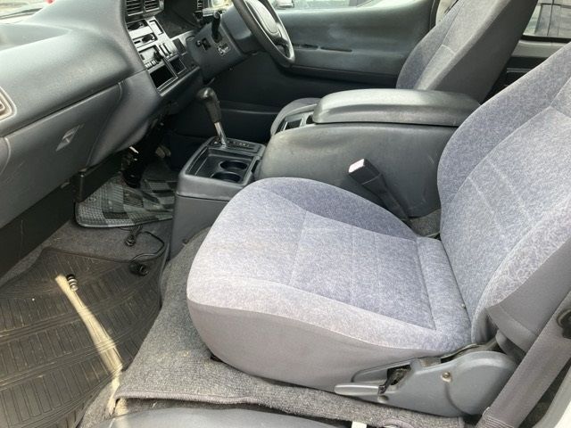 2003 Toyota Hiace auction photo 9
