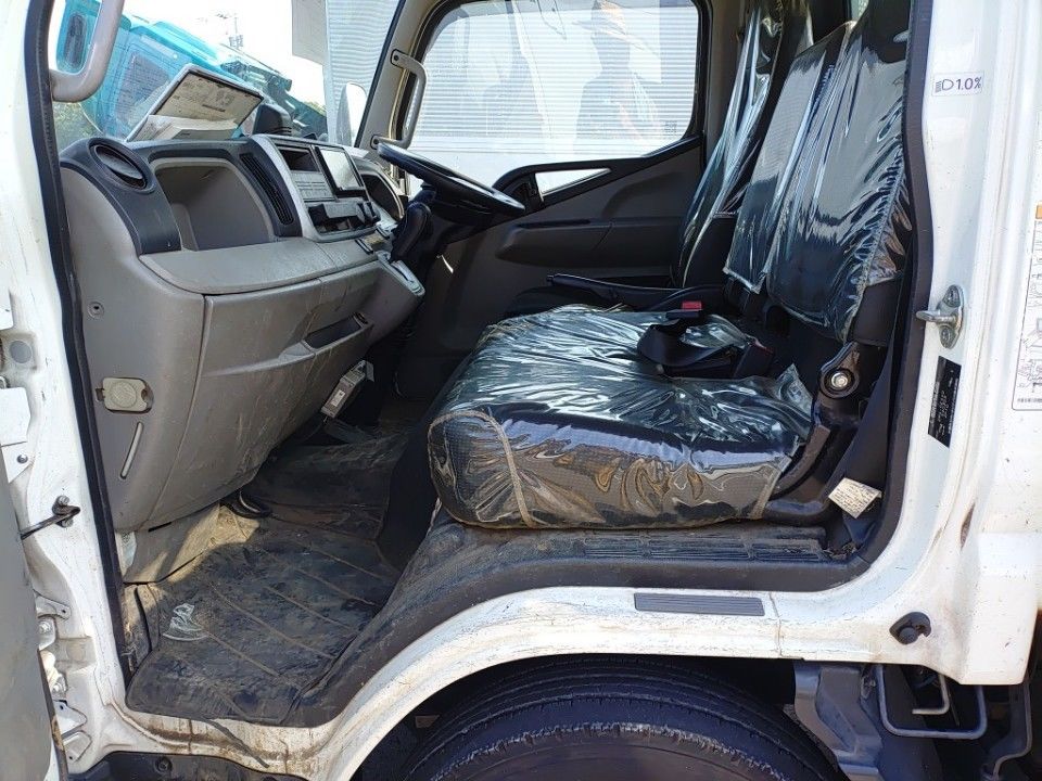 2021 Mitsubishi Fuso Canter auction photo 16
