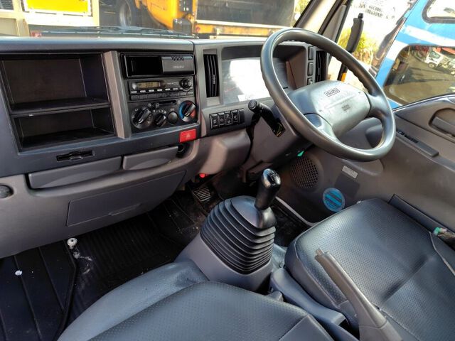 2011 Isuzu Elf Koushosagyou auction photo 3