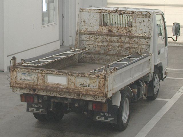 2010 Isuzu Elf dump auction photo 2
