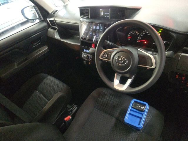 2025 Toyota Roomy G-T auction photo 3