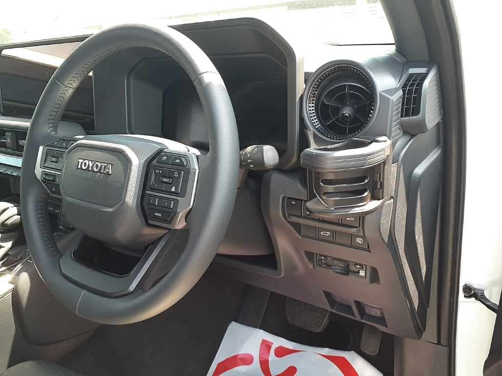 2025 Toyota Land Cruiser 250 VX 4WD auction photo 9