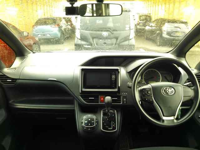 2015 Toyota Voxy X Cパッケージ auction photo 8