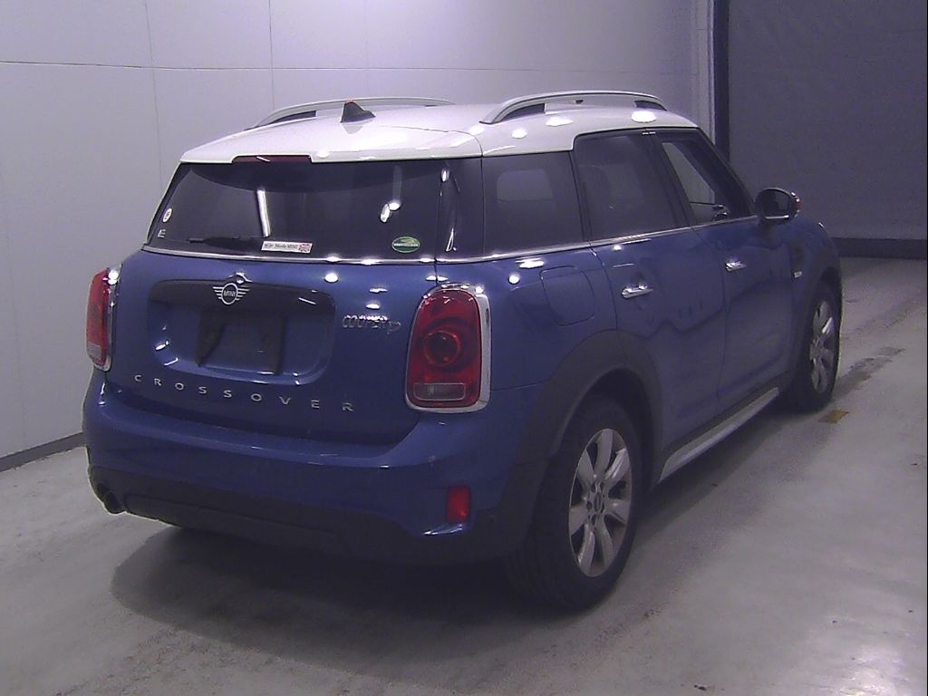 2019 MINI ミニ ワゴン Cooper D Crossover auction photo 2