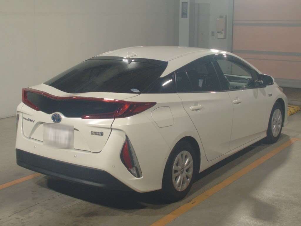 2019 Toyota Prius PHEV Sナビパッケージセーフティプラス auction photo 2