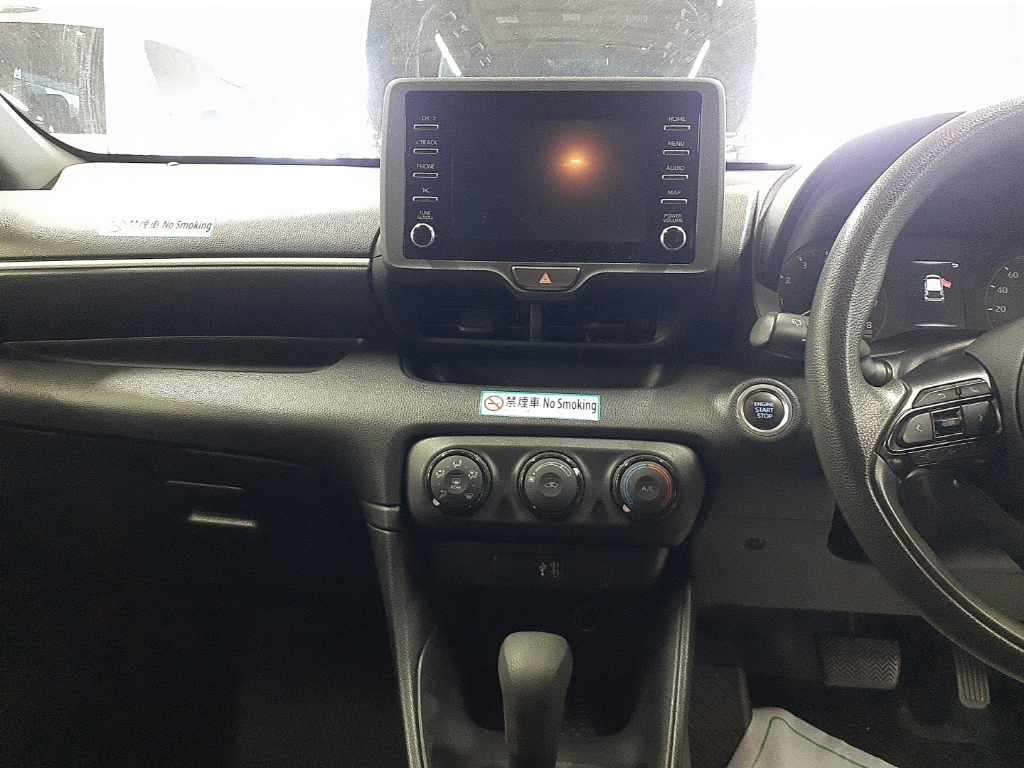 2021 Toyota Yaris X スマートエントリーPKG auction photo 12