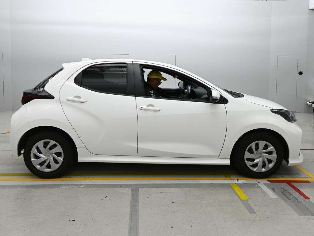 2021 Toyota Yaris X スマートエントリーPKG auction photo 3