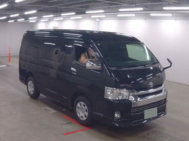 2016 Toyota Hiace GL 4WD Japan auction vehicle