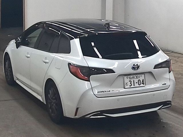 2024 Toyota Corolla Touring ハイブリッドWXB auction photo 2