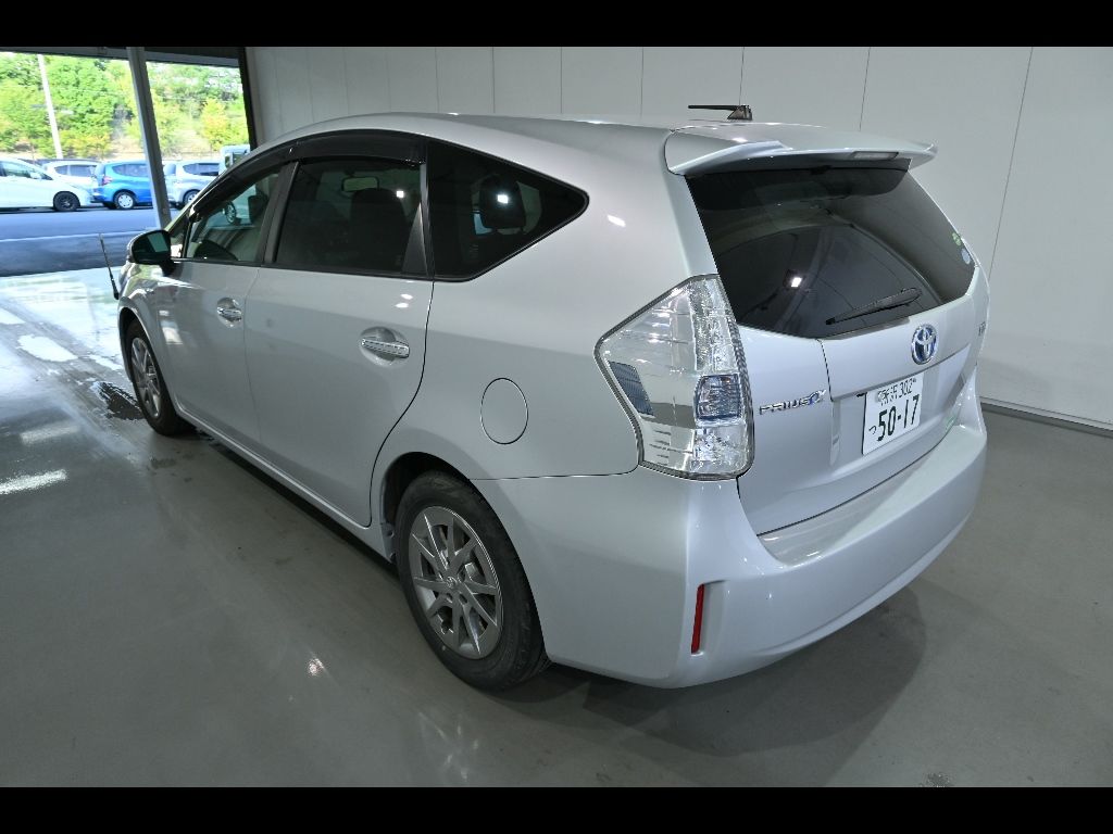 2014 Toyota Prius Alpha Gチューンブラック auction photo 5