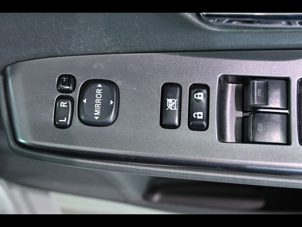 2014 Toyota Prius Alpha Gチューンブラック auction photo 11