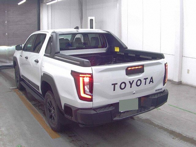 2026 Toyota Hilux Z Adventure 4WD auction photo 2