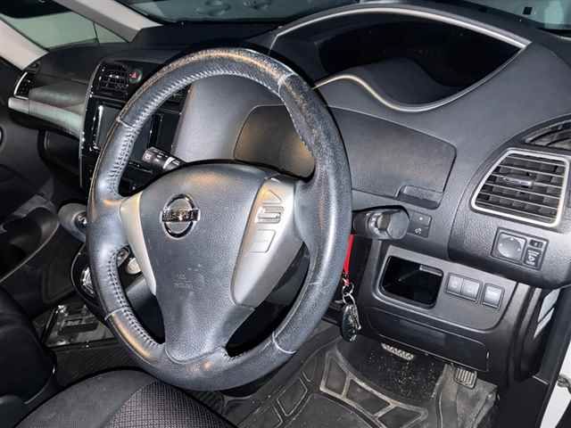 2013 Nissan Serena ハイウェイスターHV auction photo 3