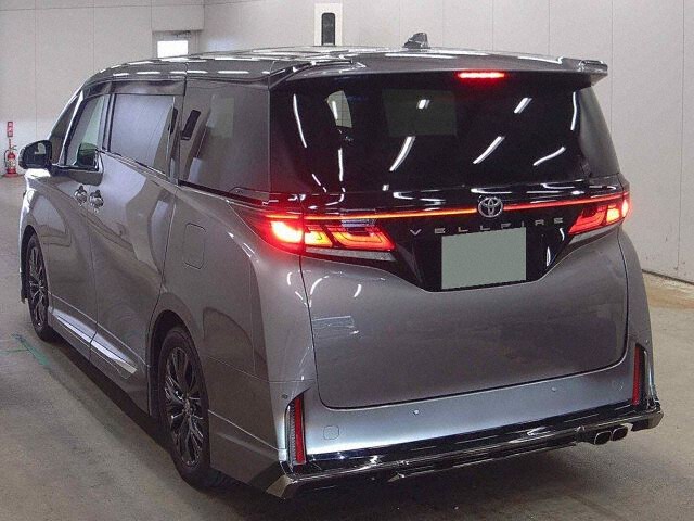 2025 Toyota Vellfire Z Premier 4WD auction photo 2