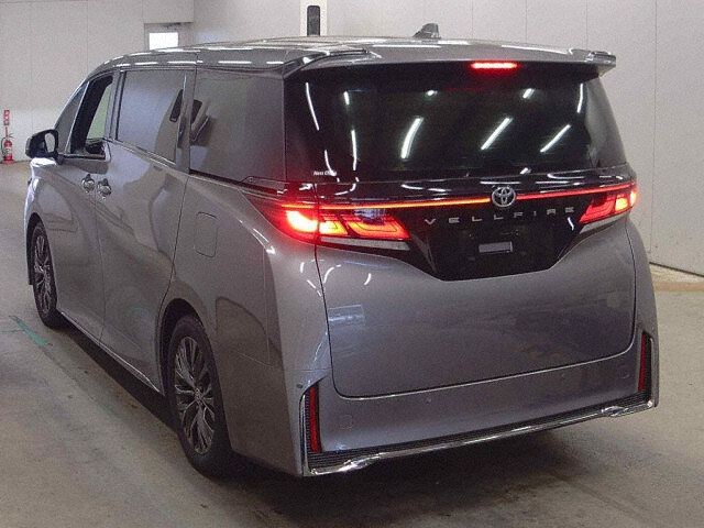 2025 Toyota Vellfire Z Premier auction photo 2