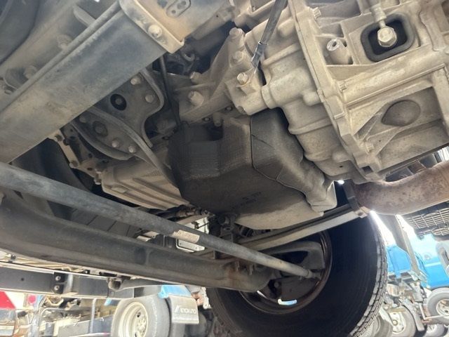 2017 Mitsubishi Fuso Canter Flat crane, 3-stage auction photo 11