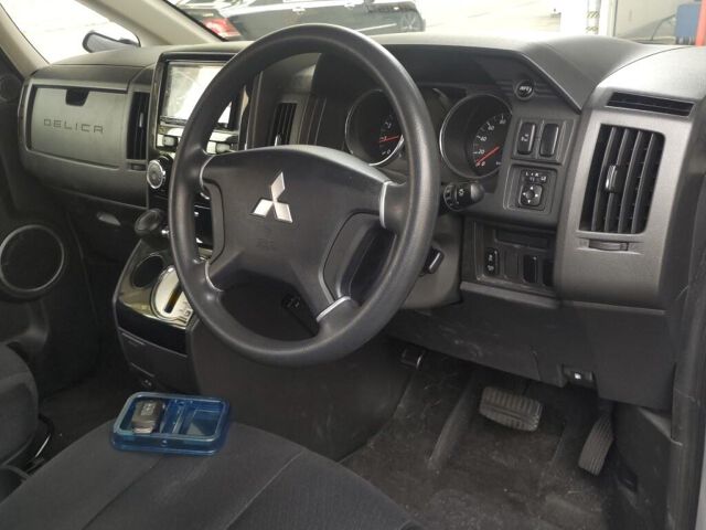 2015 Mitsubishi Delica D:5 M auction photo 3
