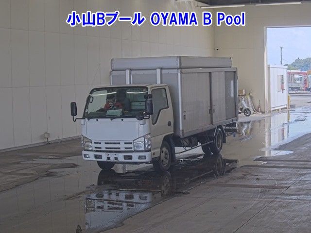 2009 Isuzu Elf ボトルバン Japan auction vehicle