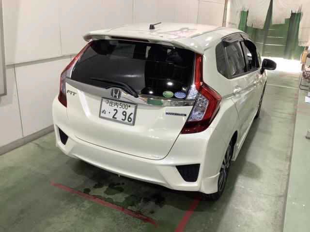 2014 Honda Fit ハイブリッドSパッケージ auction photo 2