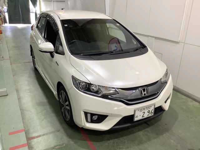 Japan Auction Vehicles 4 2014 Honda Fit ハイブリッドSパッケージ auction photo