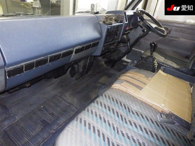 1991 Isuzu エルフ T 2t auction photo 3