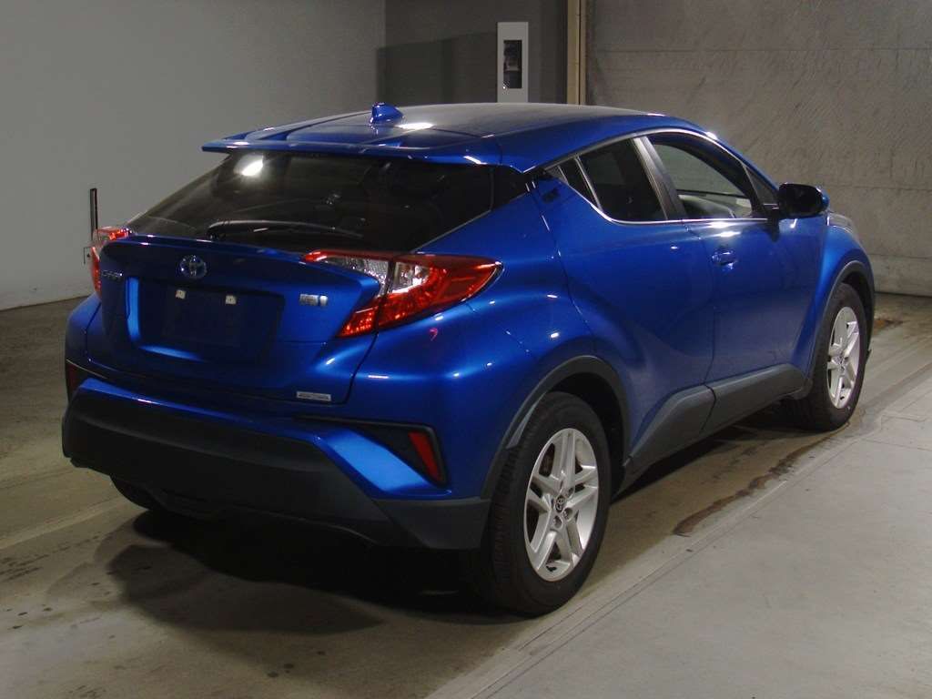 2022 Toyota C-HR S auction photo 2