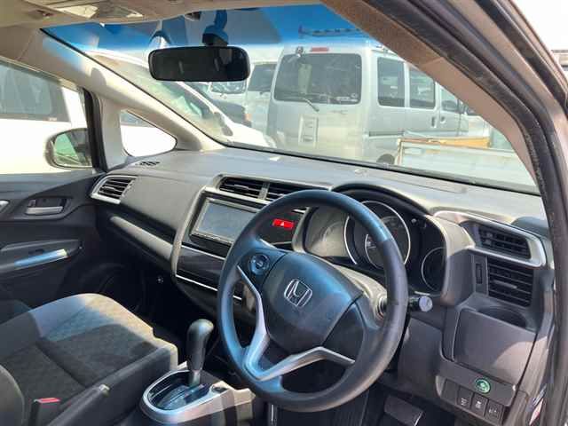2016 Honda Fit 13G・Fパッケージ auction photo 3