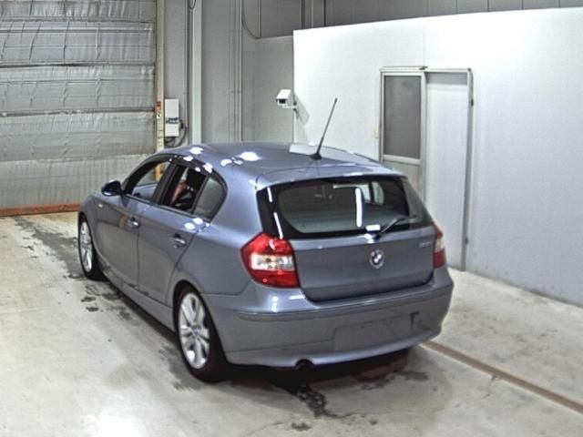2004 BMW 1 Series 120i auction photo 2