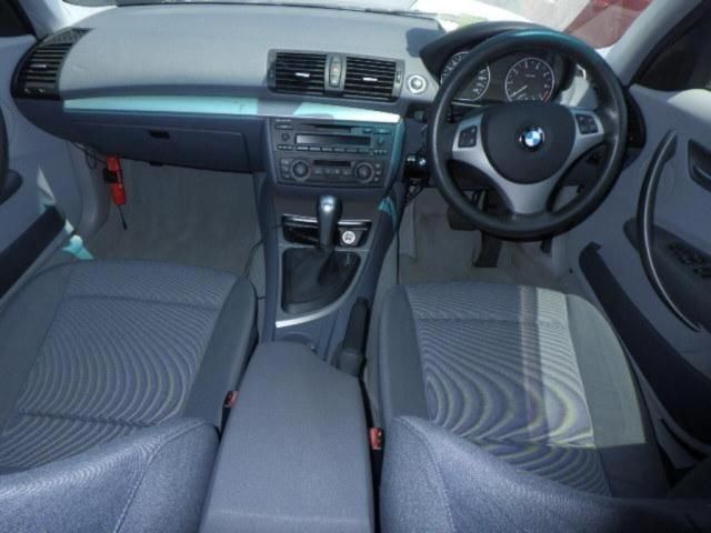 2004 BMW 1 Series 120i auction photo 3