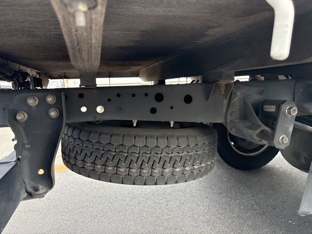 2011 Isuzu Elf ヒラ auction photo 16
