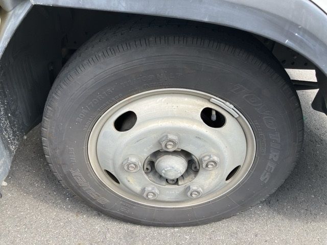 2011 Isuzu Elf ヒラ auction photo 9