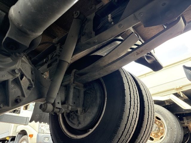 2011 Isuzu Elf ヒラ auction photo 10