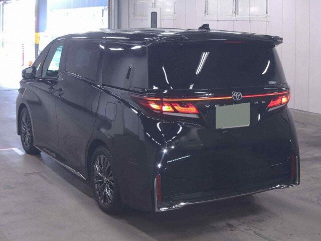 2025 Toyota Vellfire Z Premier auction photo 2