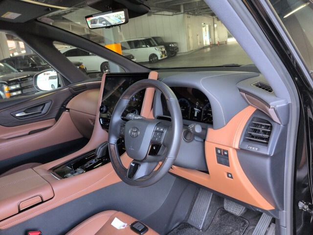 2025 Toyota Vellfire Z Premier auction photo 3