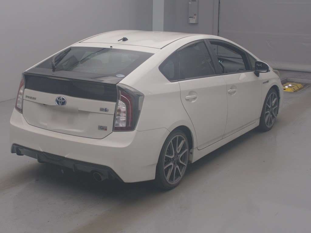 2015 Toyota Prius Sツーリングセレクション・G’s auction photo 2