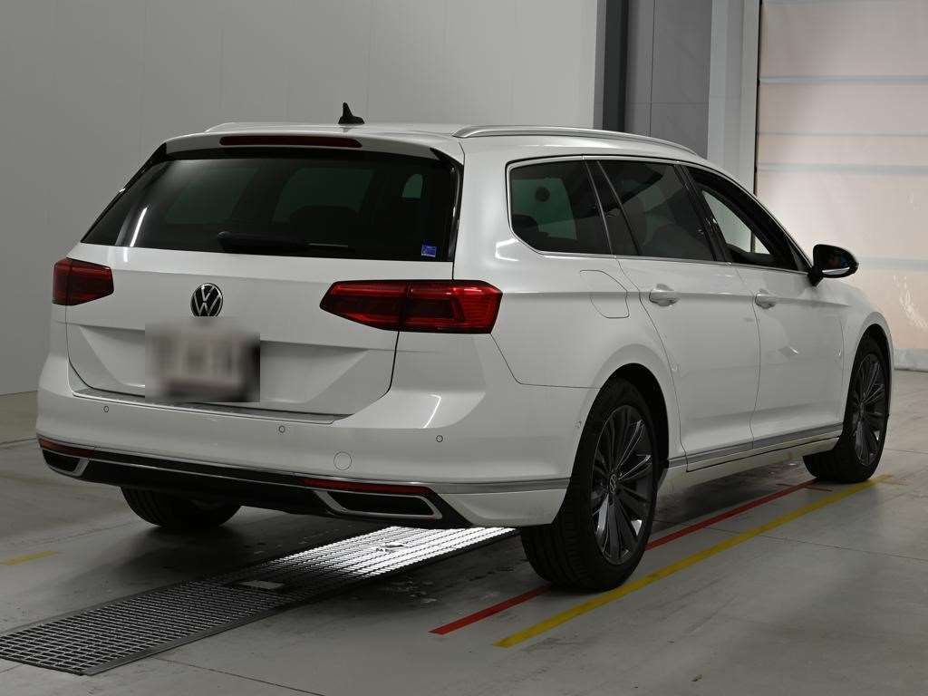 2021 Volkswagen VW パサートヴァリアント TDI Elegance Advance auction photo 2