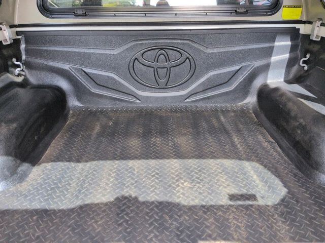 2023 Toyota Hilux Z GRスポーツ 4WD auction photo 6