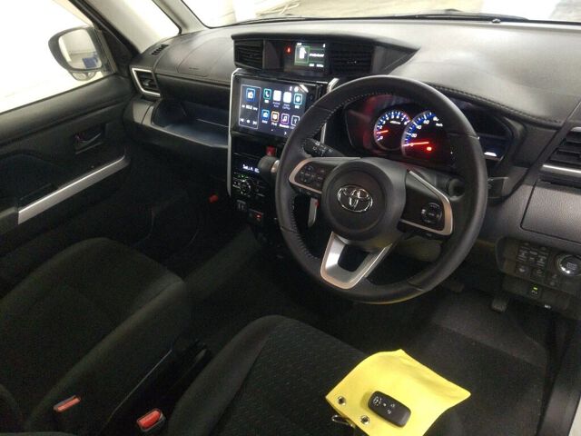 2025 Toyota Roomy Custom G 4WD auction photo 3